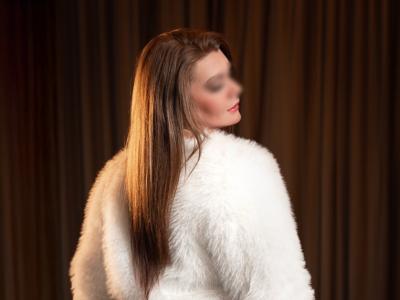 Claire Kincade Escort