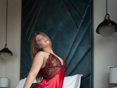 Claire Kincade Escort